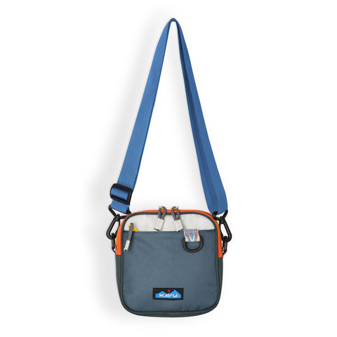 KAVU Globetrot Bag in the colour camper cove shown from the front