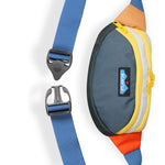 KAVU Spectator Bag in the colour camper cove clip detail