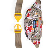 KAVU Spectator Bag in the colour Tropifloral clip detail