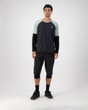 Mons Royale Mens Tarn Merino Shift Wind Jersey in the colour glacier black