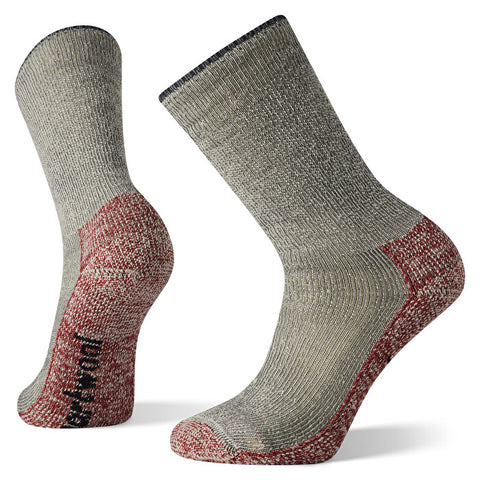 Smartwool Mountaineer Classic Edition Maximum Cushion Crew Socks in the colour charcoal
